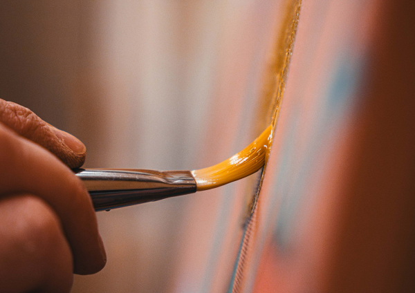 Skabelse af kunst på lærred, som et flytbart kunstværk