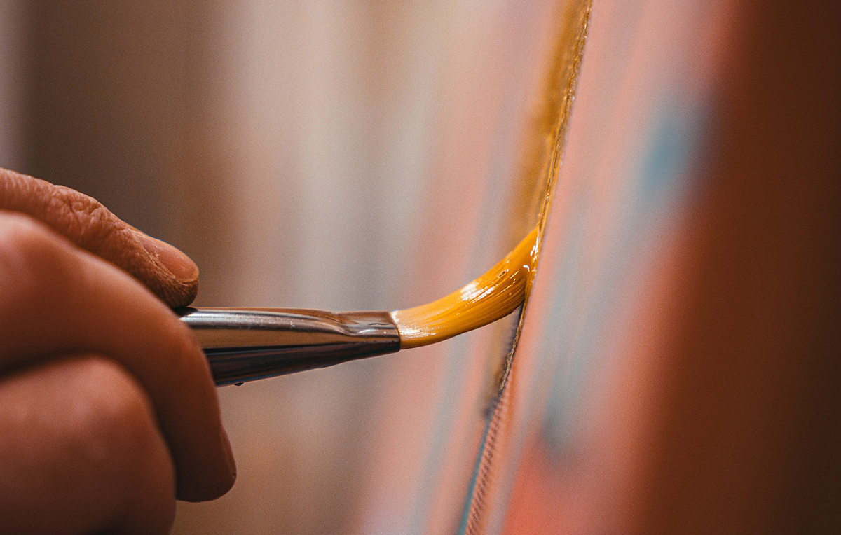 Skabelse af kunst på lærred, som et flytbart kunstværk